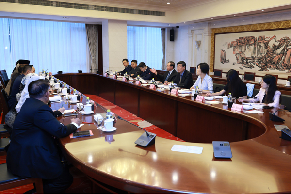 全國人大外事委員會(huì)傅自應(yīng)副主任委員會(huì)見印尼國會(huì)議會(huì)間合作機(jī)構(gòu)代表團(tuán)