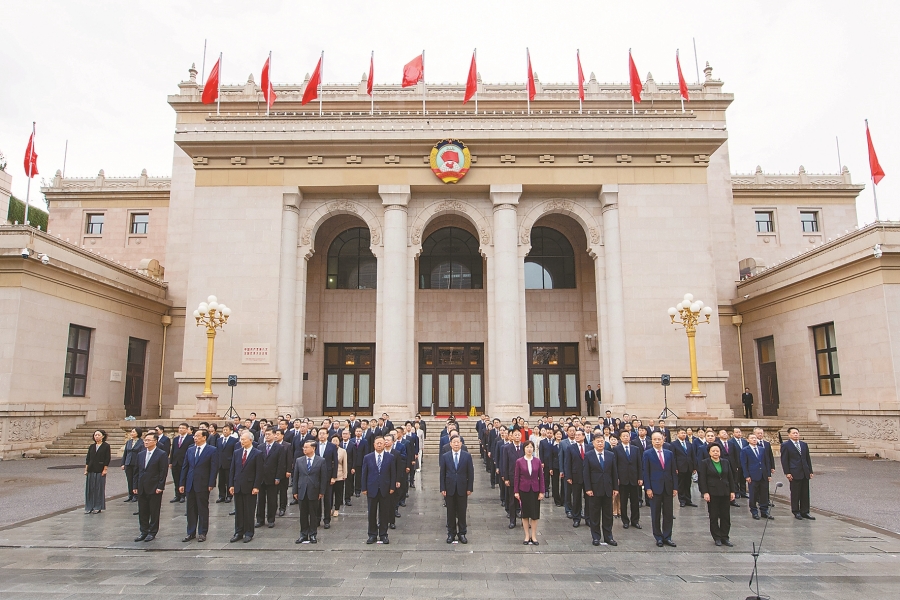 全國(guó)政協(xié)機(jī)關(guān)舉行升國(guó)旗儀式 王東峰出席